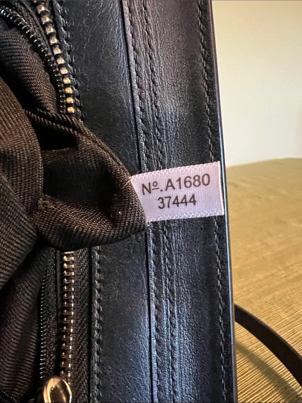 Coach Swagger 21 Carryall in Pebble Leather with Crossbody Strap and dust bag